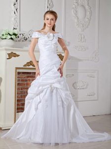 Best Seller Off The Shoulder Court Train Bridal Gowns with Flowers