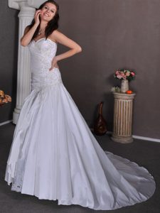 Exquisite Sweetheart Ruched and Beaded Wedding Bridal Gowns