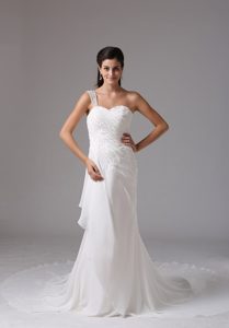 One Shoulder Court Train 2013 Discount Lace-up Bridal Gown with Beading