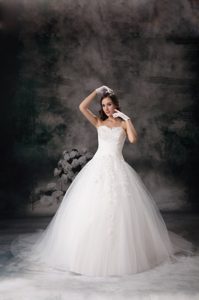 Beautiful Ball Gown Sweetheart Court Train Tulle Appliqued Wedding Dresses