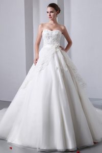 Beautiful Sweetheart Tulle and Lace Wedding Dress with Chapel Train