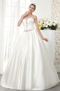 Elegant Sweetheart Satin Beaded Wedding Dress for Women on Wholesale Price