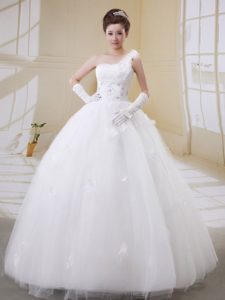 Modern Ball Gown One Shoulder Beaded Wedding Dress with Tulle on Promotion