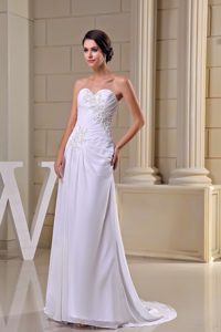 Sweetheart Wedding Gown Dresses in White Decorated with Beading and Ruching