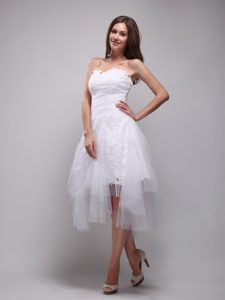 White A-Line Strapless Short Ruched Dresses for Graduation in Lace and Tulle