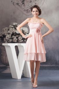 Baby Pink Flounced Strapless Knee-length Prom Dresses with Pleats and Flower