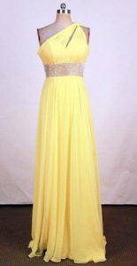 2013 Popular Empire One-shoulder Yellow Prom Dresses with Beading Decorated