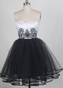 Exquisite White and Black A-line Sweetheart Mini-length Prom Dress for Women
