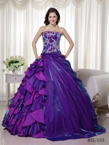 Qualified Ball Gown Strapless Dresses for a Quinceanera in with Appliques