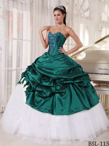 Dazzling Ball Gown Sweetheart Quinces Dresses with Appliques
