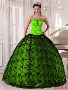Spring Green Ball Gown Quinceanera Dresses with Lace and