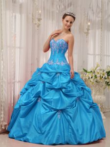 2013 Brand New Sweetheart Appliqued Dress for Quince in Baby Blue