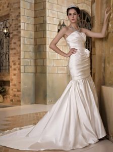 Best Mermaid Strapless Chapel Train Wedding Gowns with Ruches