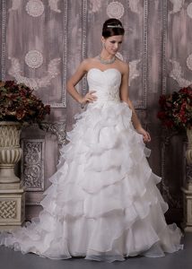 Fashionable A-line Sweetheart Court Train Organza Wedding Gown under 150
