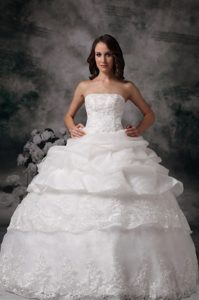 Attractive Strapless Long Lace-up Dresses for Brides with Pick-ups