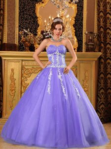 Popular Sweetheart Tulle Purple Beaded Quinceanera Dresses with Appliques