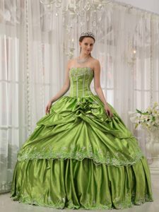 Classical Spring Green Beaded and Appliqued Long Dresses for Quinceanera