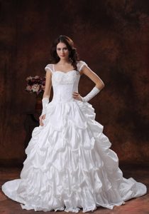 Best Sweetheart White Princess Dress for Wedding with Appliques in Taffeta