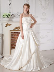Beautiful Princess Dress for Brides in with Appliques and Strapless