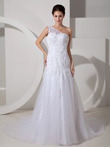 Lovely 2013 A-line One Shoulder Women Wedding Dress with Appliques