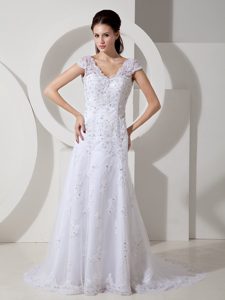 Modest V-neck Church Bridal Dress with Buttons in Lace and Organza