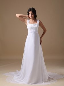 Square Court Train Bridal Dress in Lace and Chiffon with Buttons on Promotion