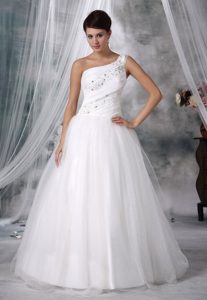 Pretty One Shoulder Outdoor Wedding Dress with Beadings and