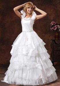 Cool Neckline Beading Bridal Wedding Dresses in Organza with Ruffled Layers