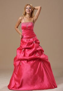 Charming Appliqued Zipper-up Long Prom Holiday Dress in Coral Red