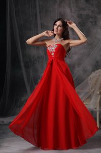 Fashionable Sweetheart Long Chiffon Ruched Prom Gown Dress in Red