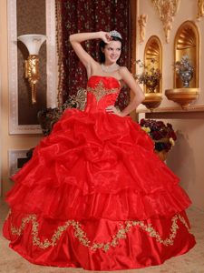 Noble Red Strapless Quinceanera Gown Dresses with Pick-ups and Embroidery