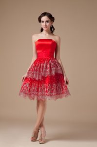 Sexy Red A-line Strapless Wedding Party Dresses in with Beading