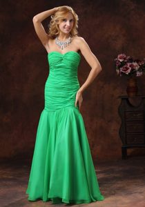 Sweetheart Long Green Mermaid Ruched Chiffon Plus Size Prom Dress