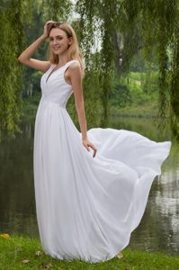 White V-neck Straps Long Ruched Chiffon Prom Dresses with Appliques