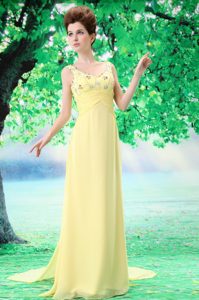 Yellow V-neck Empire Chiffon Watteau Train Popular Dresses for Prom Court