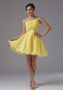 Custom Made One Shoulder Yellow Prom Dresses with Ruche and Beading