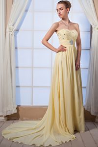 Fitted Light Yellow Empire Sweetheart Prom Dress with Beading