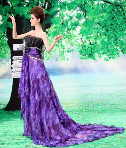 Inexpensive Black and Purple Organza Strapless Prom Outfits with Beading