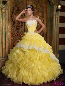 Lace Appliques Strapless Layers Ruffled Puffy Sweet 16 Dresses in Yellow