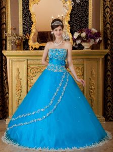 Inexpensive Teal Ball Gown Strapless Lace Appliqued Quinceaneras Dresses