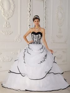 Perfect Sweetheart Satin and Organza Sweet Sixteen Quinceanera Dresses in White