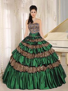 Vintage-inspired Green Leopard Ruffled Layers Sweet Sixteen Quinceanera Dresses
