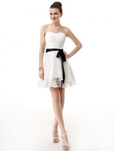 Fitting Knee Length White Prom Dresses Chiffon Sleeveless Sashes ribbons