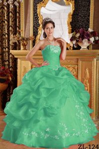 Green Strapless Quinceanera Dresses in Organza with Appliques and Pick-ups