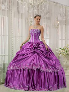Strapless Low Price Quinceaneras Dress with Beading and Applique
