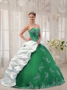 Sweetheart Embroidery Quinces Gowns in Green and White on Promotion