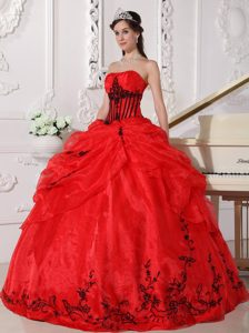 Custom Made Ball Gown Strapless Quinceanera Dresses in Red and Black