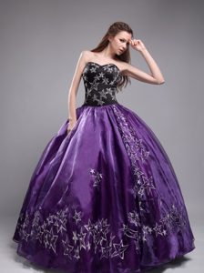 Wonderful Sweetheart Ball Gown Purple Quinceanera Dresses with Embroidery