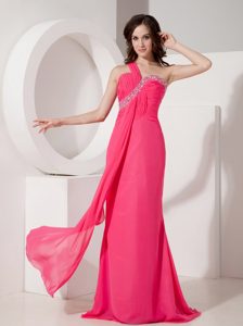 Classical Ruched and Beaded Long Celebrity Red Carpet Dresses in Hot Pink