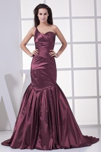 Burgundy One Shoulder Mermaid Ruched Evening Celebrity Dress with Brush Train